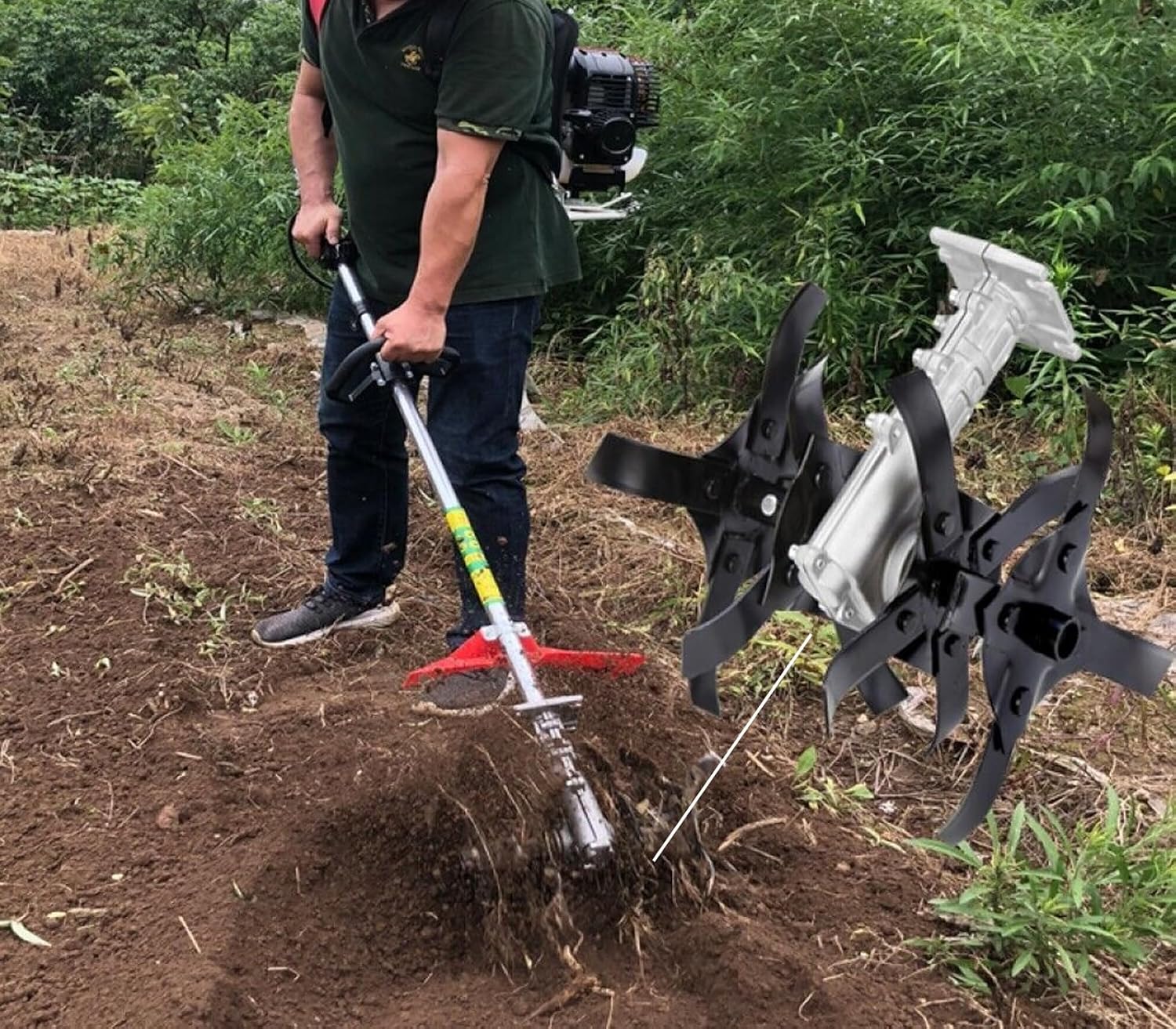 Terreno lavorato con gruppo zappette